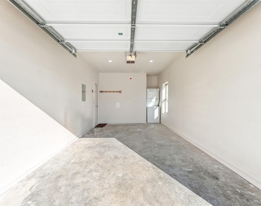 1111 W Vanderbilt - Photo Thumbnail 23