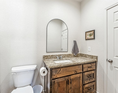 1111 W Vanderbilt - Photo Thumbnail 20