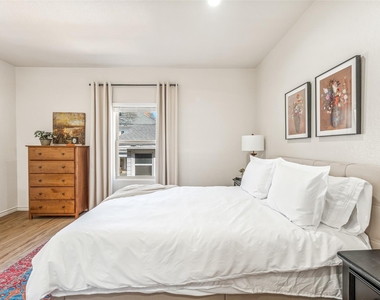 1111 W Vanderbilt - Photo Thumbnail 14