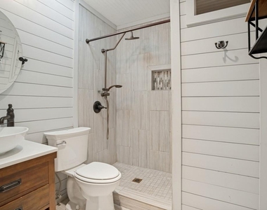 1412 E Park Boulevard - Photo Thumbnail 8