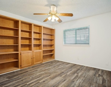 1412 E Park Boulevard - Photo Thumbnail 6