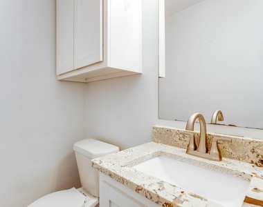 5728 Emerson Drive - Photo Thumbnail 11