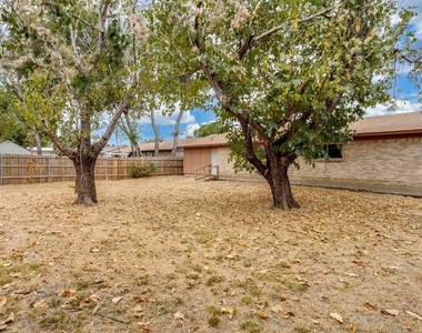 5728 Emerson Drive - Photo Thumbnail 21
