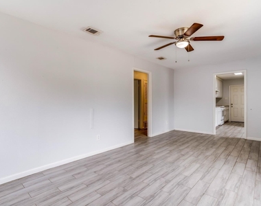 5728 Emerson Drive - Photo Thumbnail 5