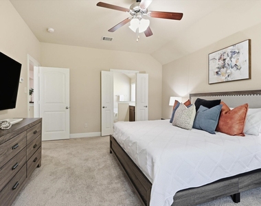 609 Racine Drive - Photo Thumbnail 16