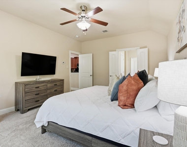 609 Racine Drive - Photo Thumbnail 17