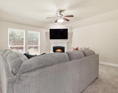 609 Racine Drive - Photo Thumbnail 11