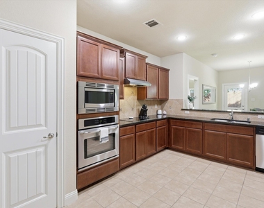 609 Racine Drive - Photo Thumbnail 5