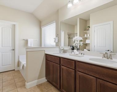609 Racine Drive - Photo Thumbnail 18