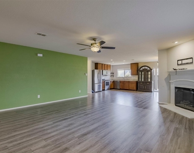 10521 Hartley Lane - Photo Thumbnail 4