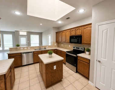 4024 Claymore Lane - Photo Thumbnail 3