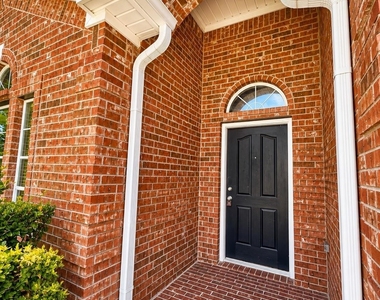 4024 Claymore Lane - Photo Thumbnail 1