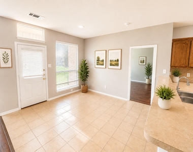 4024 Claymore Lane - Photo Thumbnail 6