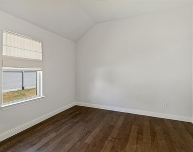 817 Highlands Avenue - Photo Thumbnail 19