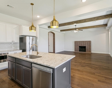 817 Highlands Avenue - Photo Thumbnail 8