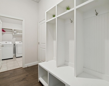 817 Highlands Avenue - Photo Thumbnail 21