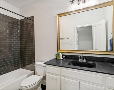 817 Highlands Avenue - Photo Thumbnail 16