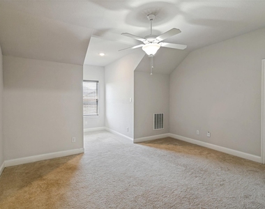 817 Highlands Avenue - Photo Thumbnail 15