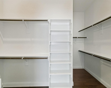 817 Highlands Avenue - Photo Thumbnail 14