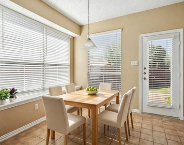528 Blackfield Drive - Photo Thumbnail 17