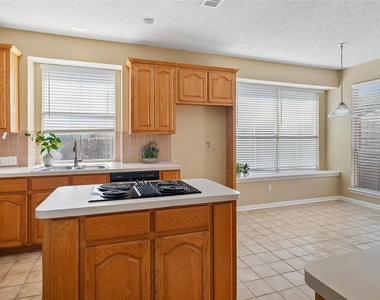 528 Blackfield Drive - Photo Thumbnail 16