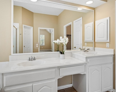 528 Blackfield Drive - Photo Thumbnail 26