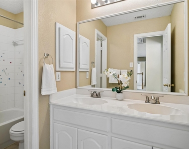 528 Blackfield Drive - Photo Thumbnail 29