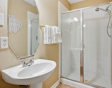528 Blackfield Drive - Photo Thumbnail 19