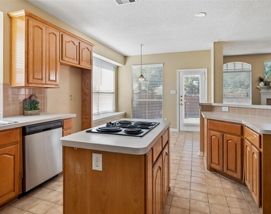 528 Blackfield Drive - Photo Thumbnail 15