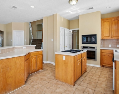528 Blackfield Drive - Photo Thumbnail 13