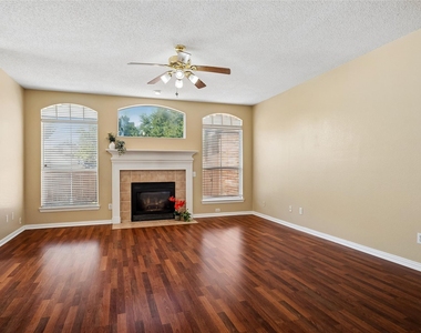 528 Blackfield Drive - Photo Thumbnail 7