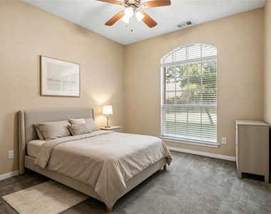528 Blackfield Drive - Photo Thumbnail 18