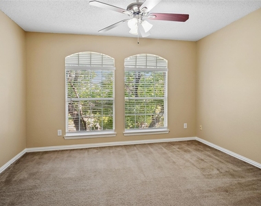 528 Blackfield Drive - Photo Thumbnail 28