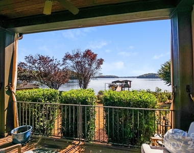 17120 Belle Isle Drive - Photo Thumbnail 10