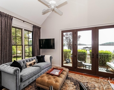 17120 Belle Isle Drive - Photo Thumbnail 3