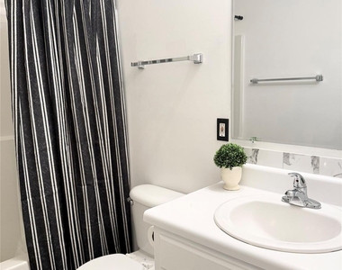 1208 W Walnut Avenue - Photo Thumbnail 8