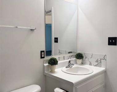 1208 W Walnut Avenue - Photo Thumbnail 9