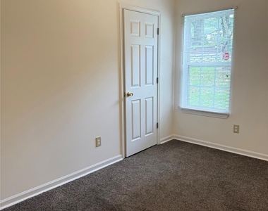 1208 W Walnut Avenue - Photo Thumbnail 4