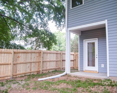 19507 Meridian Street - Photo Thumbnail 9