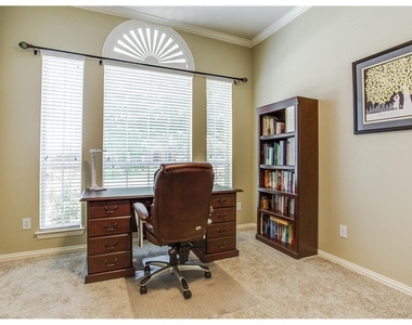 8447 Firewheel Lane - Photo Thumbnail 5