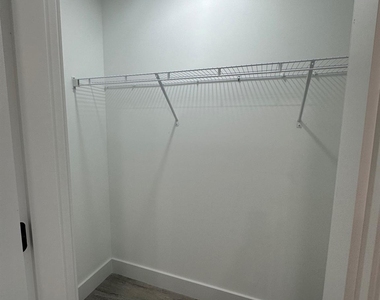1226 4th Street Lane Ne - Photo Thumbnail 5