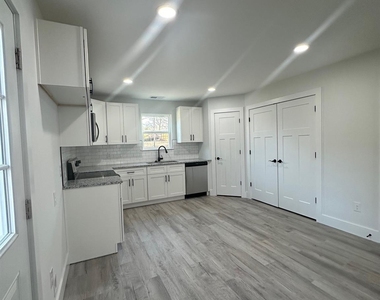 1226 4th Street Lane Ne - Photo Thumbnail 8