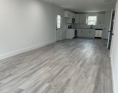 1226 4th Street Lane Ne - Photo Thumbnail 3