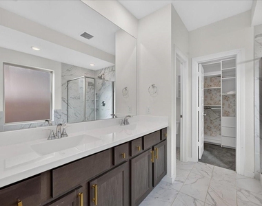 3915 Spencer Lane - Photo Thumbnail 22