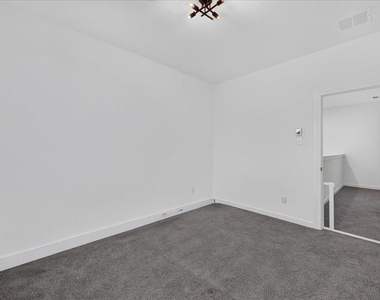 3915 Spencer Lane - Photo Thumbnail 27