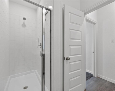 3915 Spencer Lane - Photo Thumbnail 31