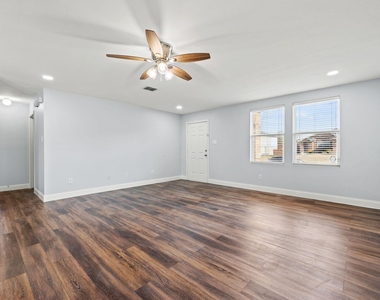 2601 Shorewood Drive - Photo Thumbnail 4