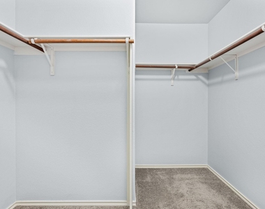 2601 Shorewood Drive - Photo Thumbnail 17