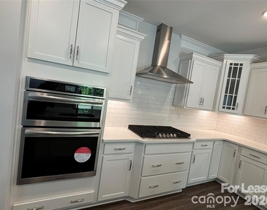 4026 Red Gate Avenue - Photo Thumbnail 3