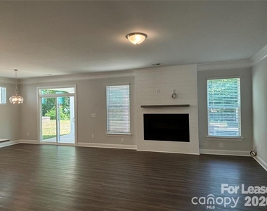 4026 Red Gate Avenue - Photo Thumbnail 4